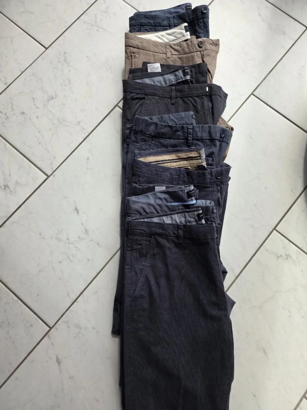 27 PAIR OF MENS 32/33 BANANA REPUBLIC CHINO & SLACKS - Picture 5 of 6